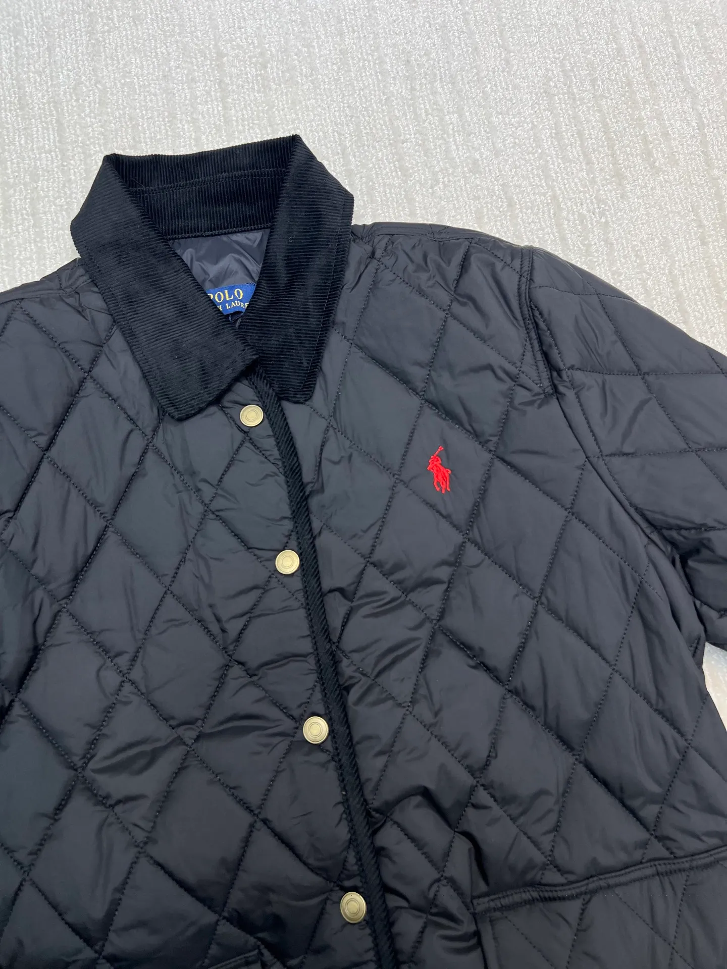 P350 Ralph Lauren logo embroidered diamond plaid corduroy cotton jacket. Exquisite small logo embroidery on the chest, corduroy color-blocked lapels, pocket design showing details, customized accessories, complete with three standards. Size: S M L XL